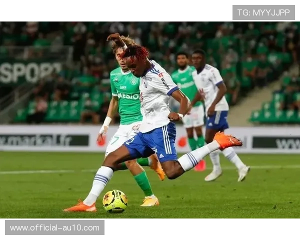 斯特拉斯堡后卫萨尔膝伤复发,赛季提前报销 斯特拉斯堡后卫萨尔膝伤复发,赛季提前报销