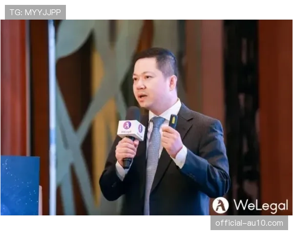 亚当-萧华在MIT体育分析峰会发表关于篮球未来的演讲